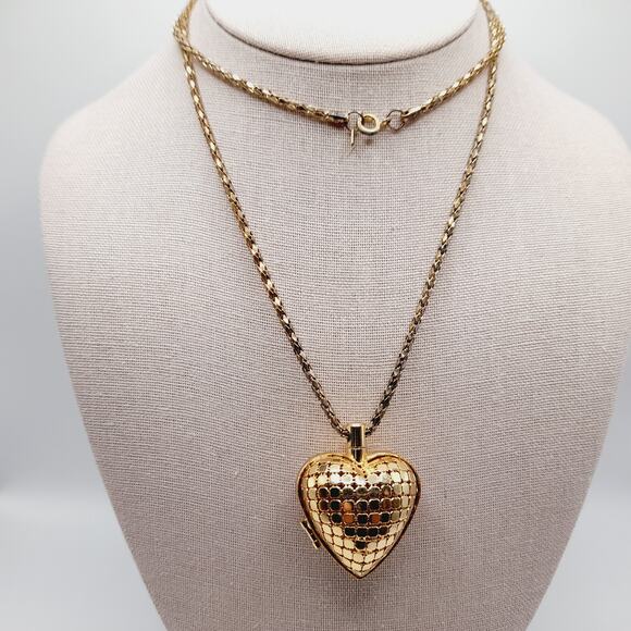 Vintage Heart Mesh Locket Necklace Gold Tone 29" Chain Long Pendant - Picture 2 of 8